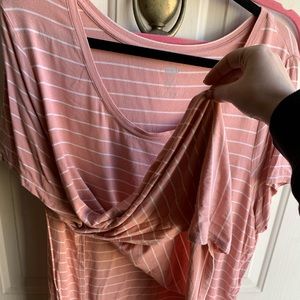 Old navy maternity/nursing top